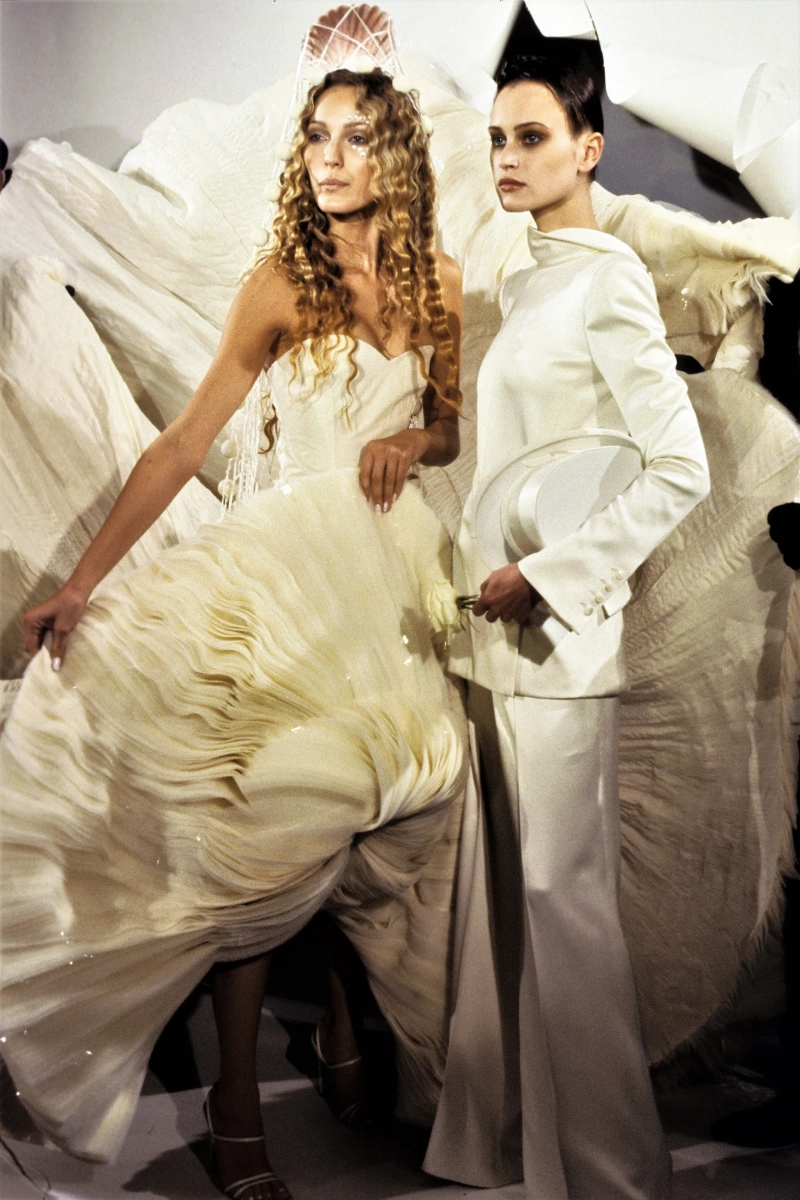 037-christian-dior-spring-1999-couture-details-CN10002452-natalia-semanova.webp