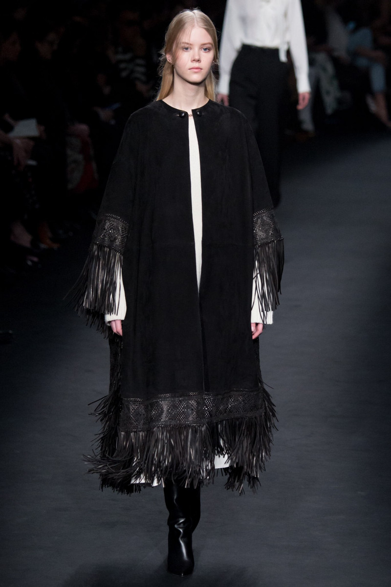036-valentino.jpg