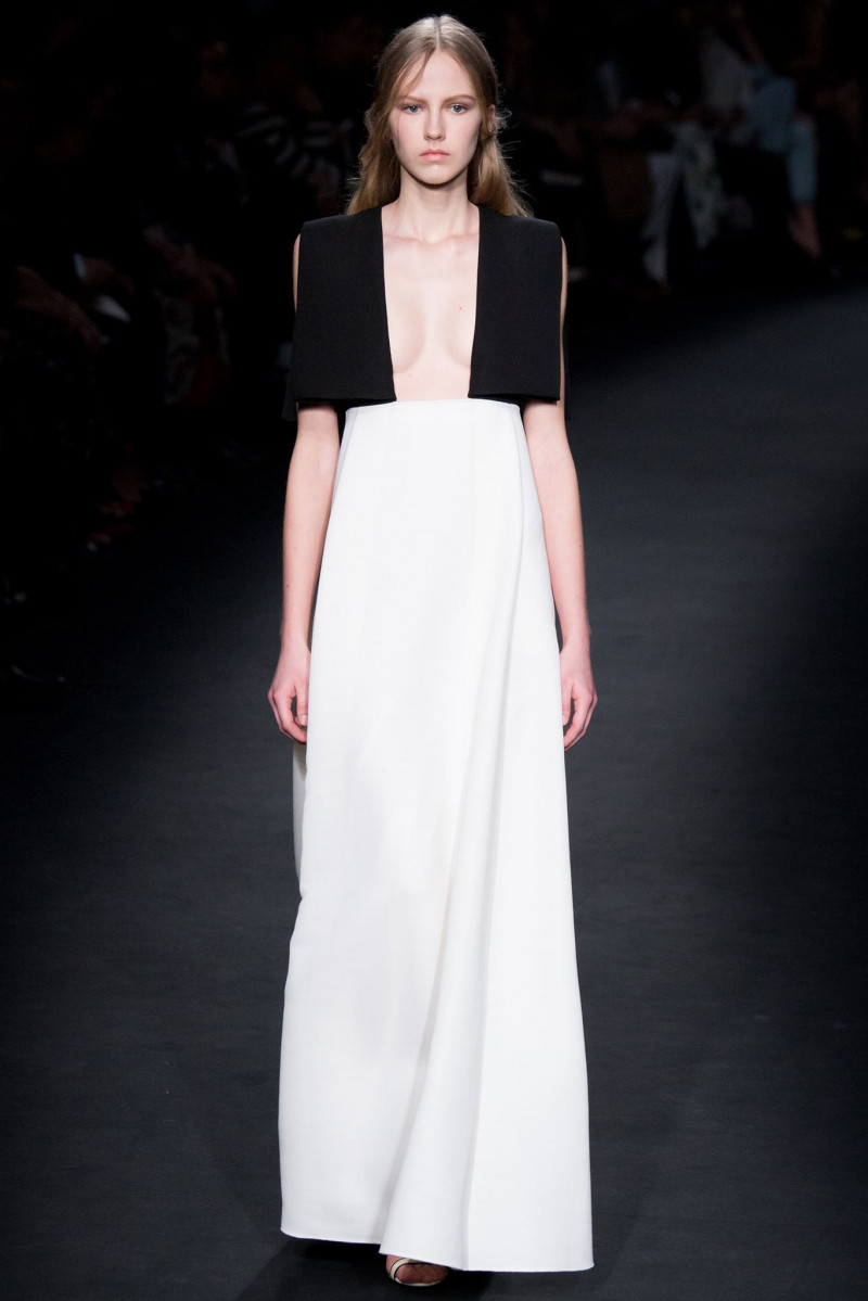 082-valentino.jpg