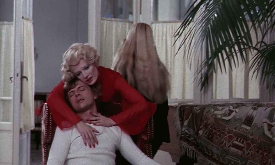 Дочери тьмы.1971.BDRip AVC msltel.mkv_snapshot_00.40.41.526.jpg