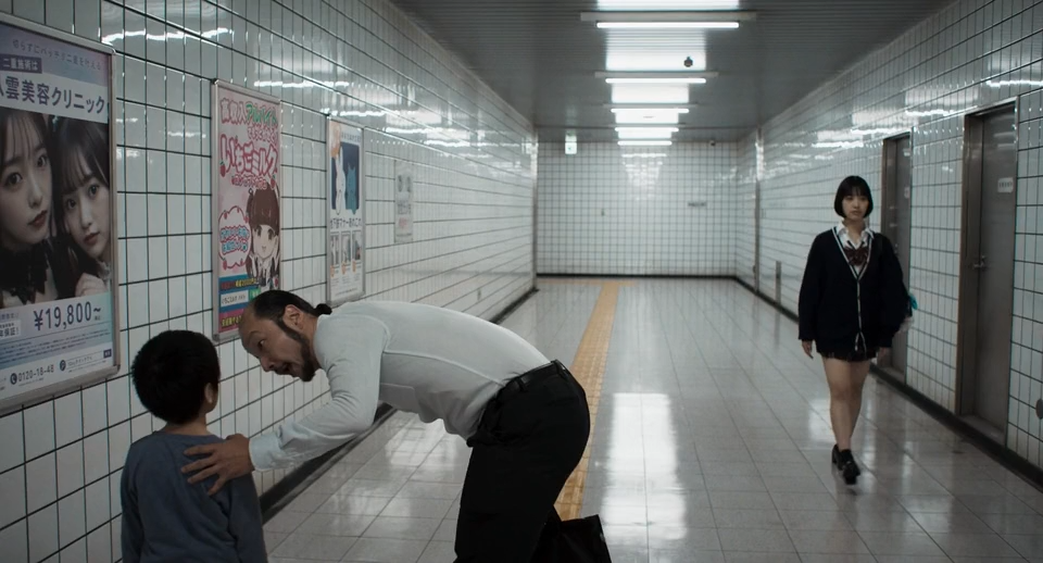 Выход 8 (2025) WEB-DLRip-AVC_ivanes.mkv_snapshot_00.41.58.292.png