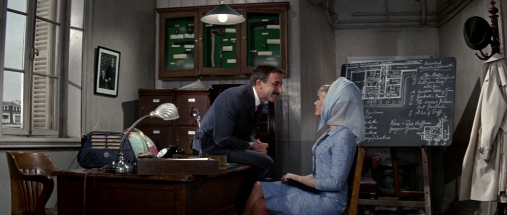 Выстрел в темноте.1964.BDRip AVC msltel.mkv_snapshot_00.29.07.346.jpg