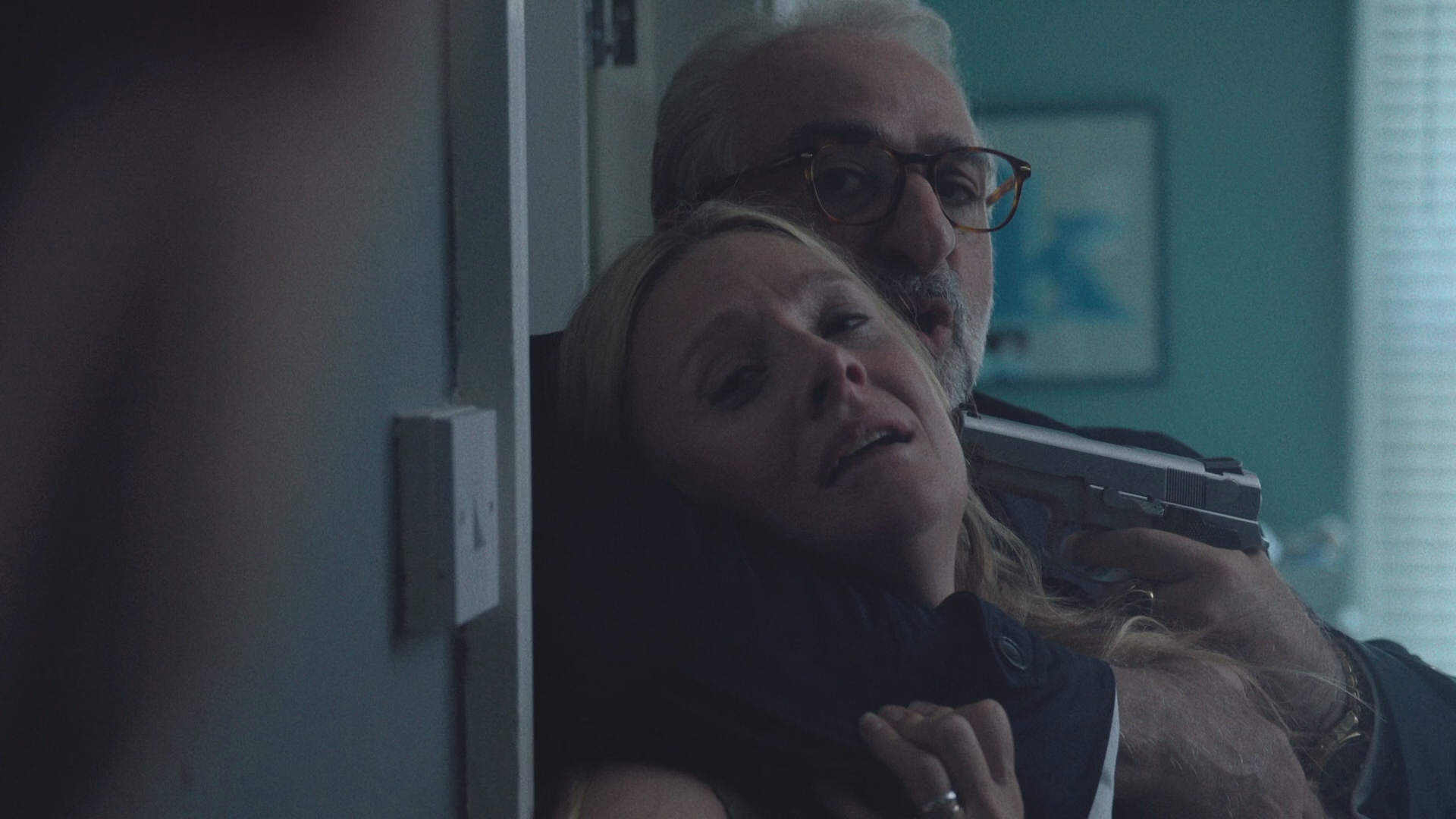 Betrayal.S01E04.1080p[2026-02-12-13-23-10].PNG