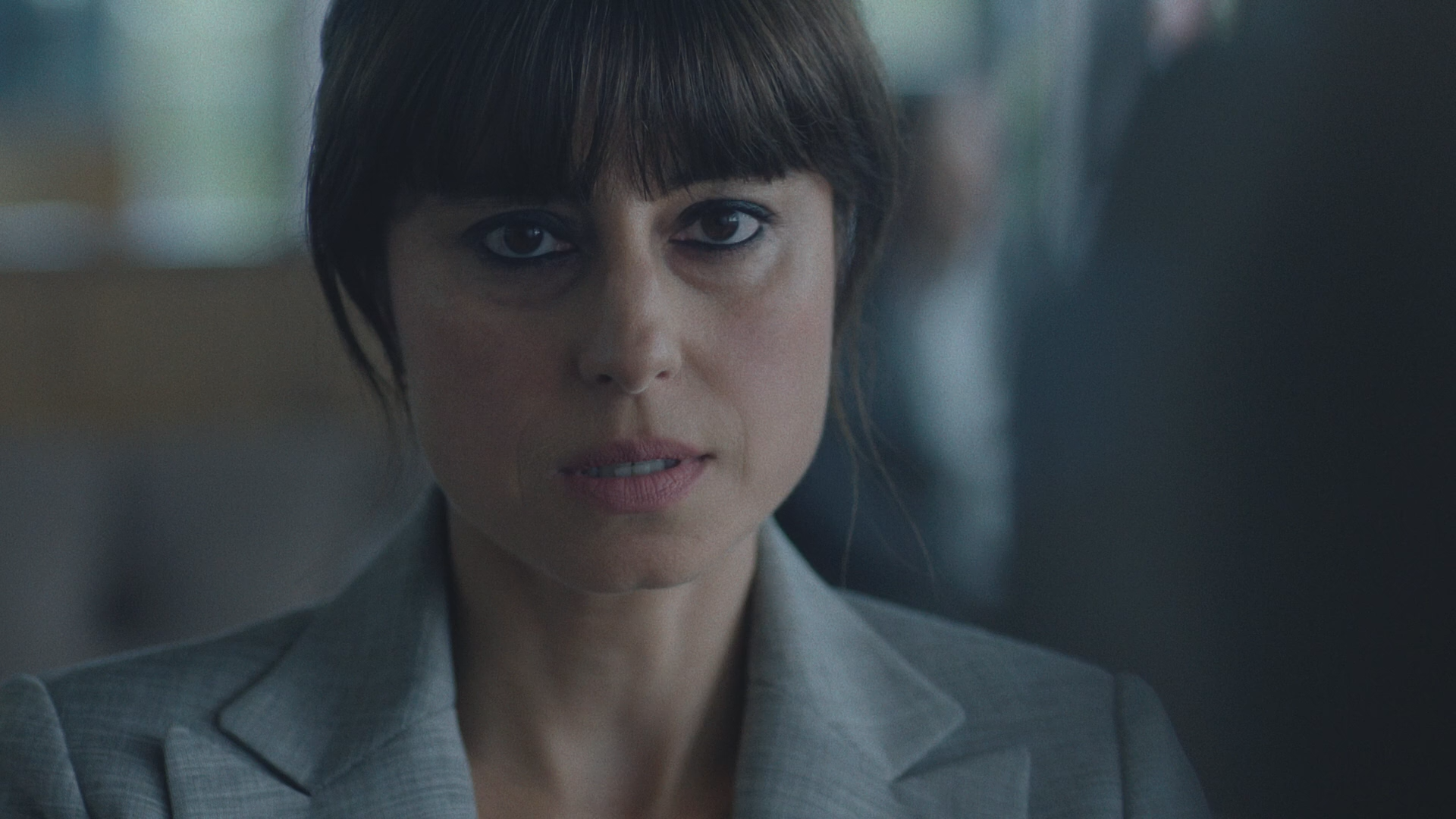 Betrayal.S01E03.1080p[2026-02-12-13-21-33].PNG