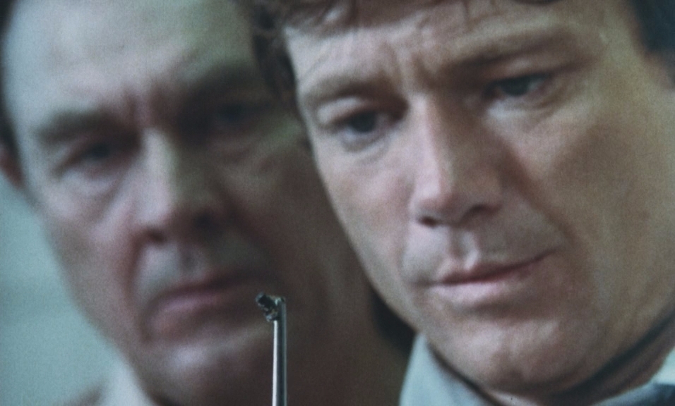 Дикие пчёлы.1976.BDRip AVC msltel.mkv_snapshot_00.12.57.560.jpg