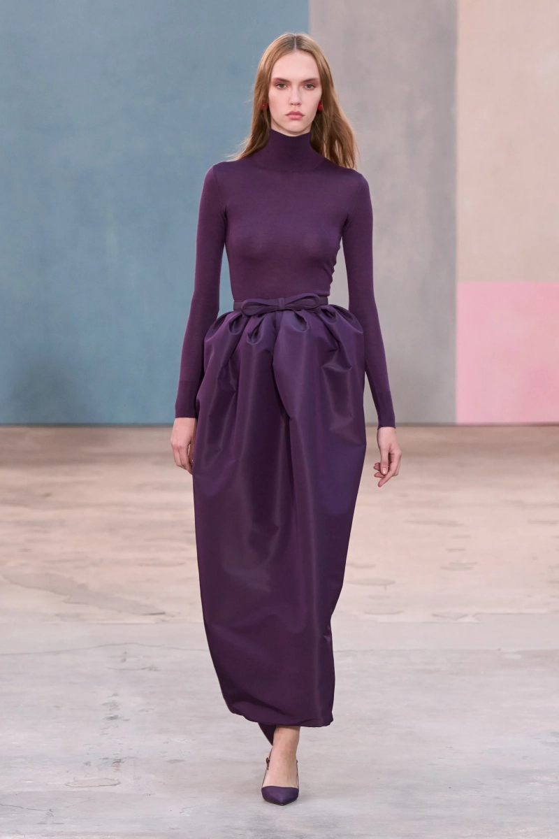 00033-carolina-herrera-fall-2026-ready-to-wear-credit-gorunway.webp