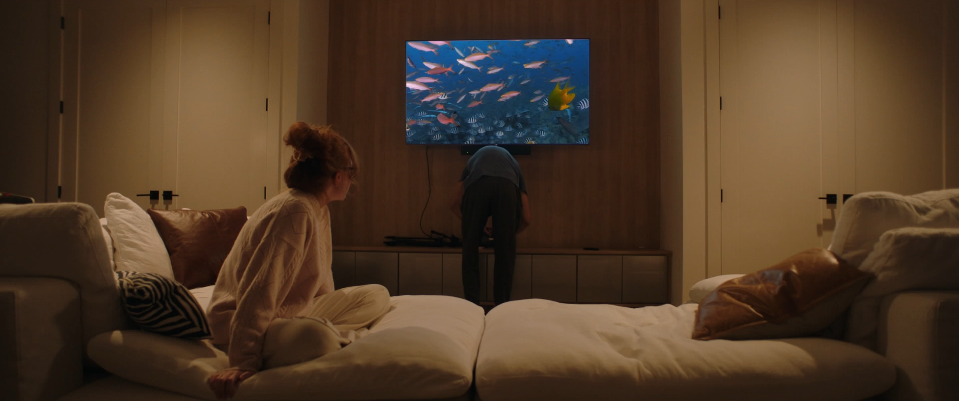 Saving.Bimini.2025.1080p.mkv_snapshot_00.09.50.png
