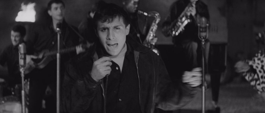 Сладкая жизнь.1960.BDRip AVC msltel.mkv_snapshot_00.40.41.333.jpg