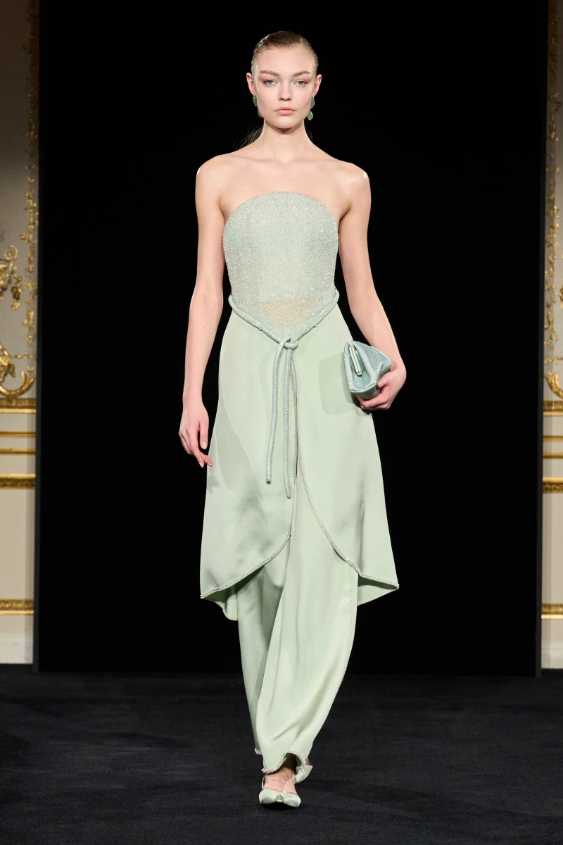 00044-armani-prive-spring-2026-couture-credit-gorunway.webp