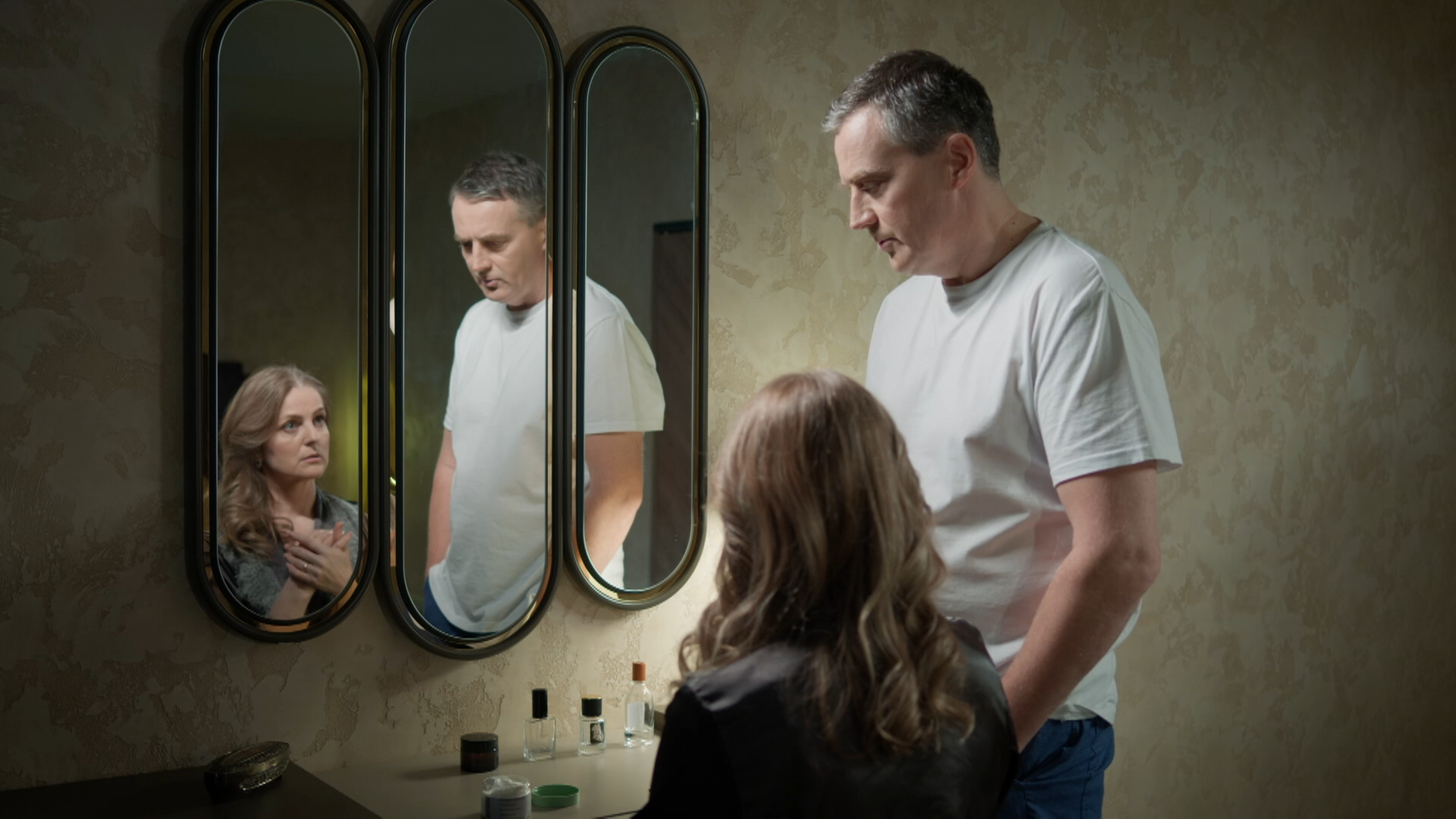 01. Неразлучники.2026.WEB-DL 1080p.Files-x.mkv_snapshot_20.04.png