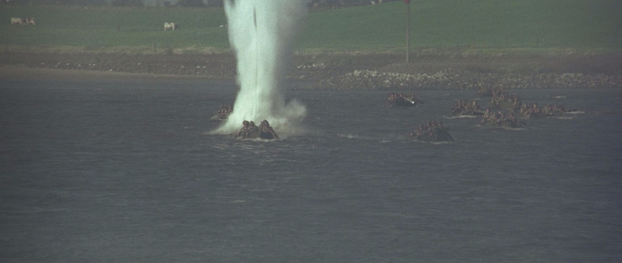 Мост слишком далеко.1977.BDRip 720p msltel.mkv_snapshot_02.13.03.355.jpg