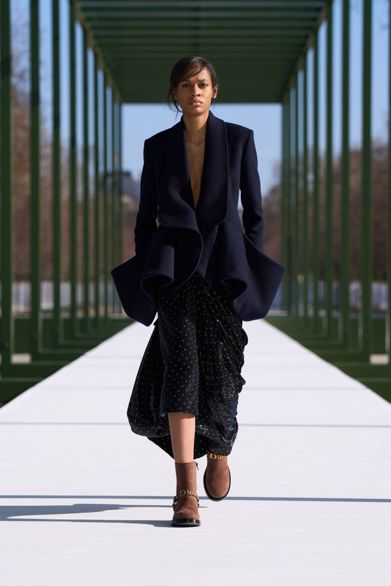 Dior-Fall-Winter-2026-2027-Women-Runway-Magazine-11.jpg