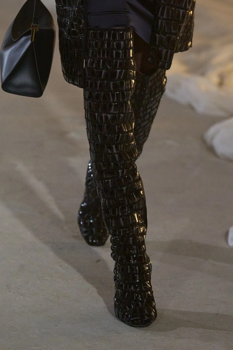 00118-balmain-fall-2026-ready-to-wear-details-credit-gorunway.webp