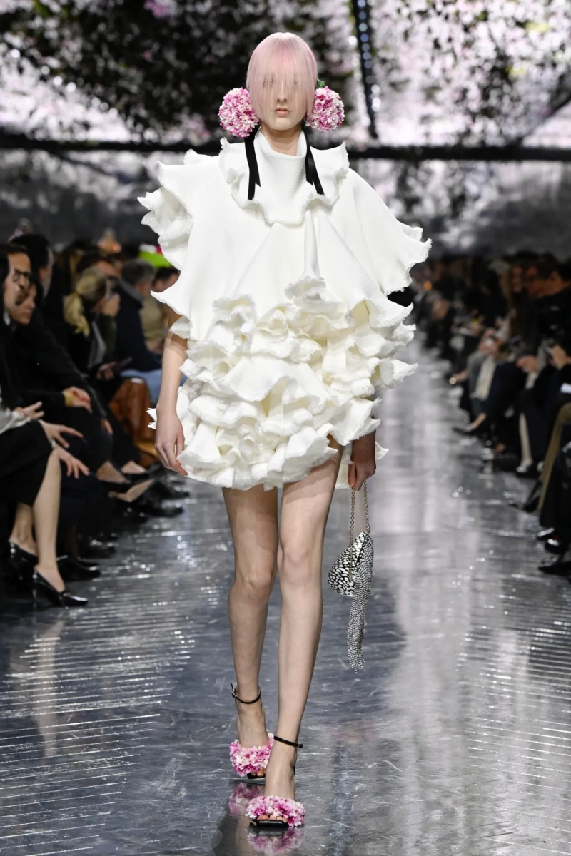 christian-dior-spring-2026-rtw-hc-r-gg-0008.webp