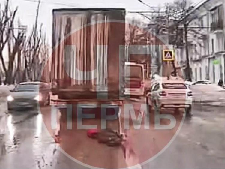 Смертельное ДТП на улице Куйбышева в Перми: водитель иномарки сбил женщину