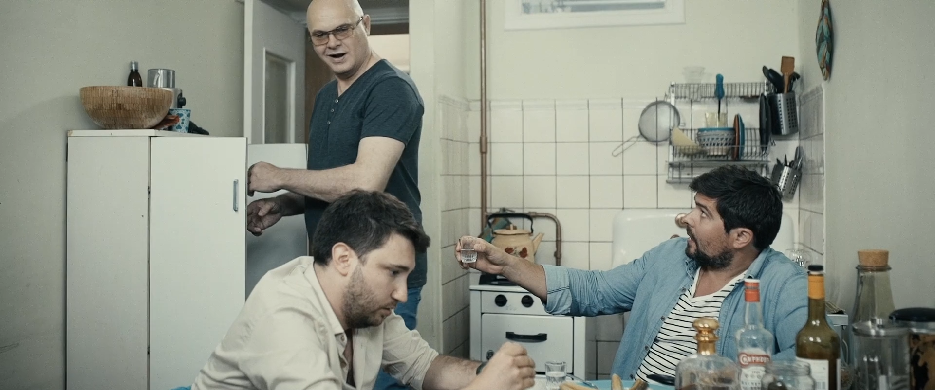 Эмиграция 2021 WEB-DL 1080p.mkv_snapshot_00.05.16.png