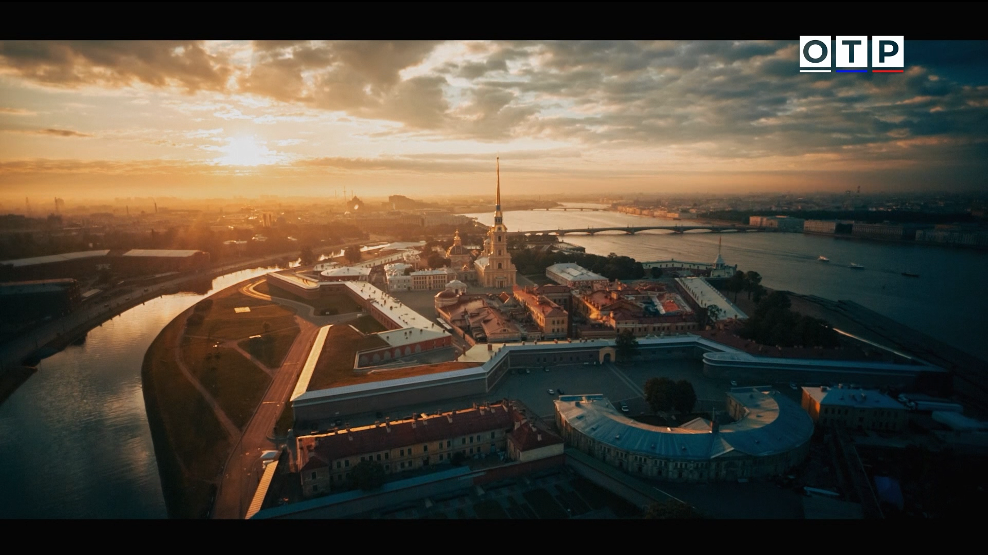 Гимн.Великому.Городу.2016.HDTV.1080i-ylnian.mkv_snapshot_45.35.062.png