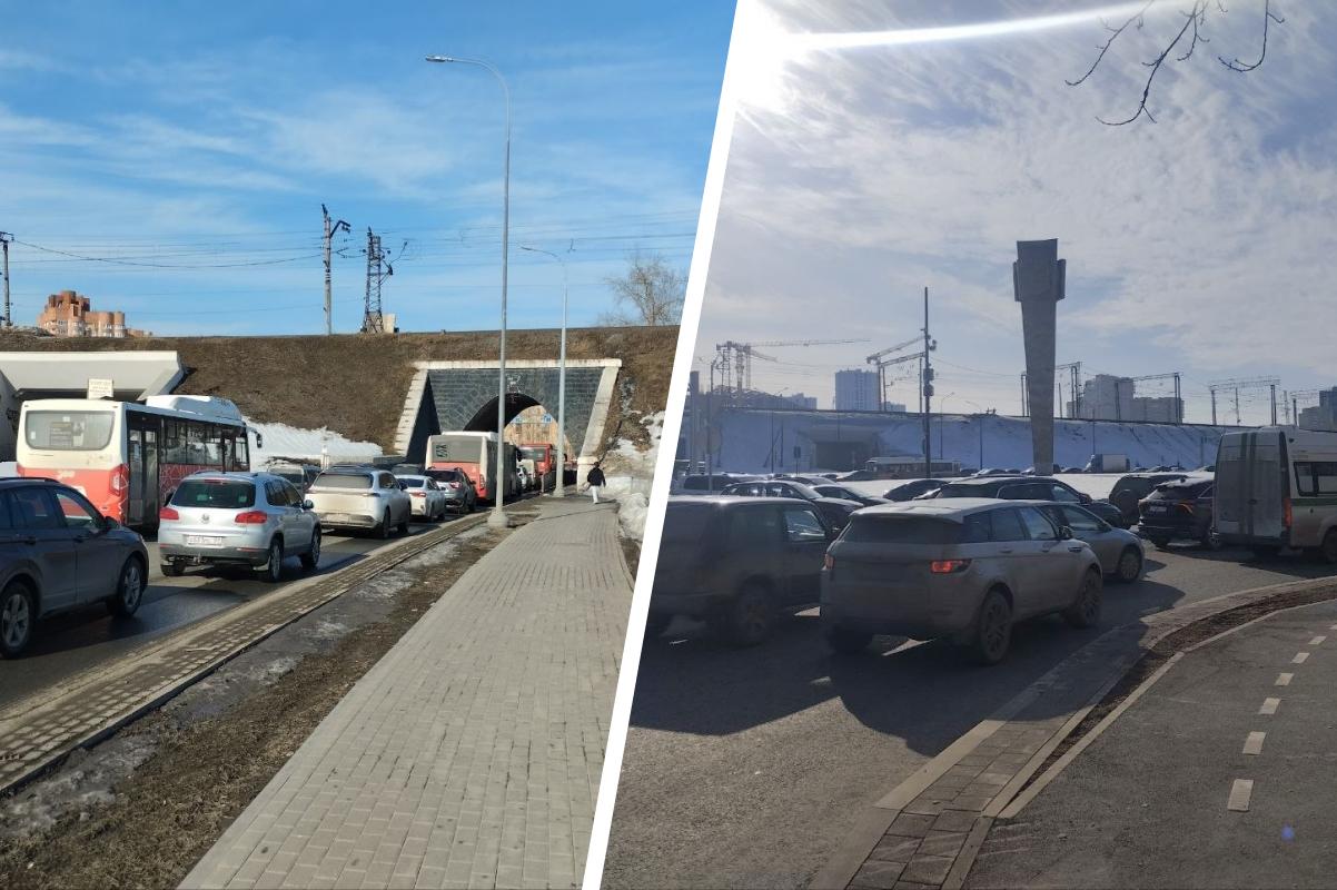 Светофоры отключились на площади Гайдара в Перми, образовались многокилометровые пробки