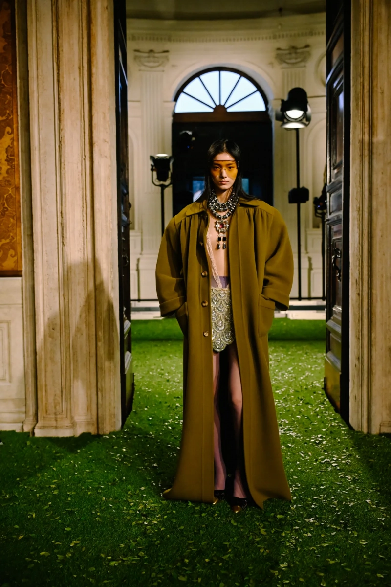backstage-valentino-fall-26-rtw-GG-015.webp