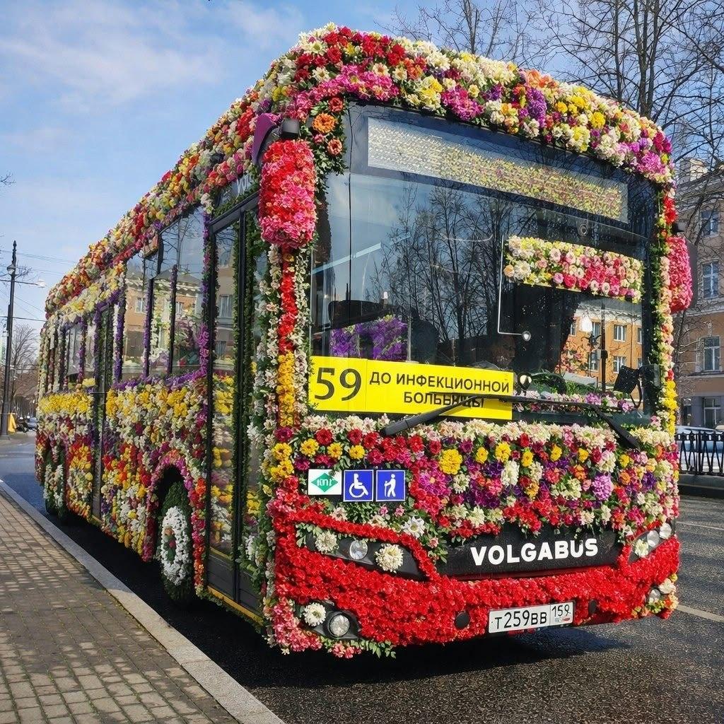 Весенний автобус с цветами в Перми оказался работой искусственного интеллекта
