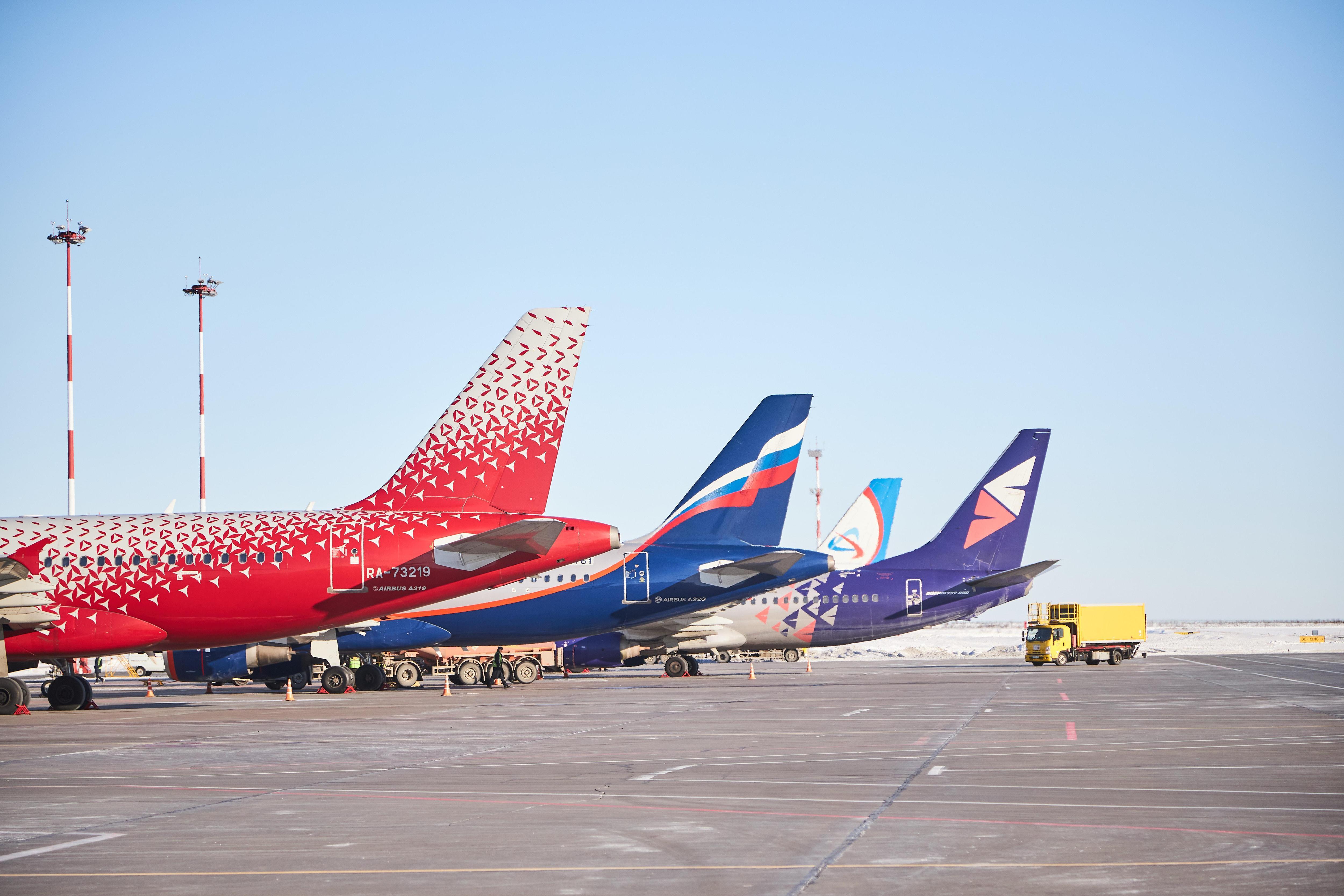 Авиабилеты подорожали на 10-15 тысяч рублей из-за роста топливного сбора