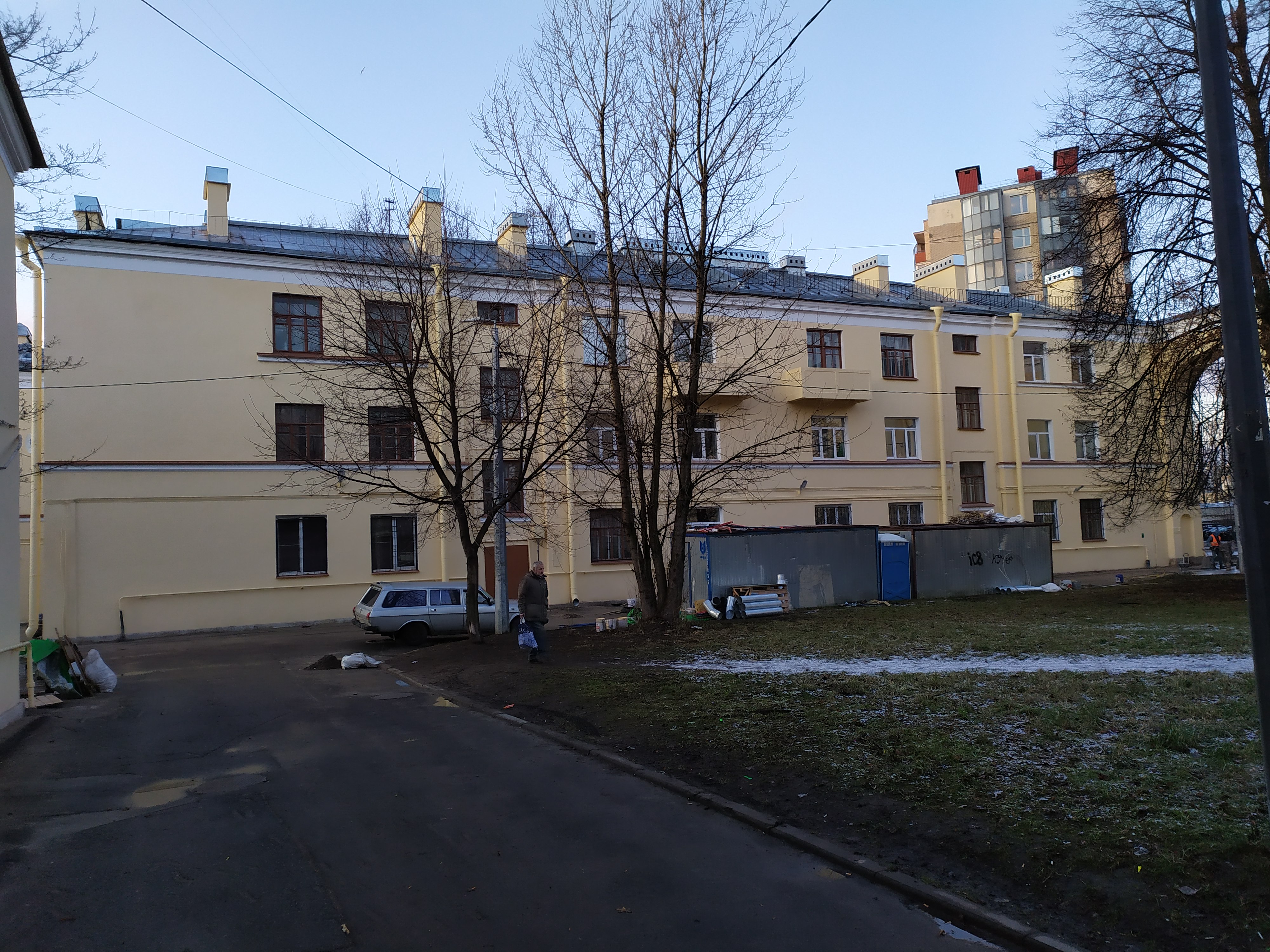 ул. Ткачей, 12