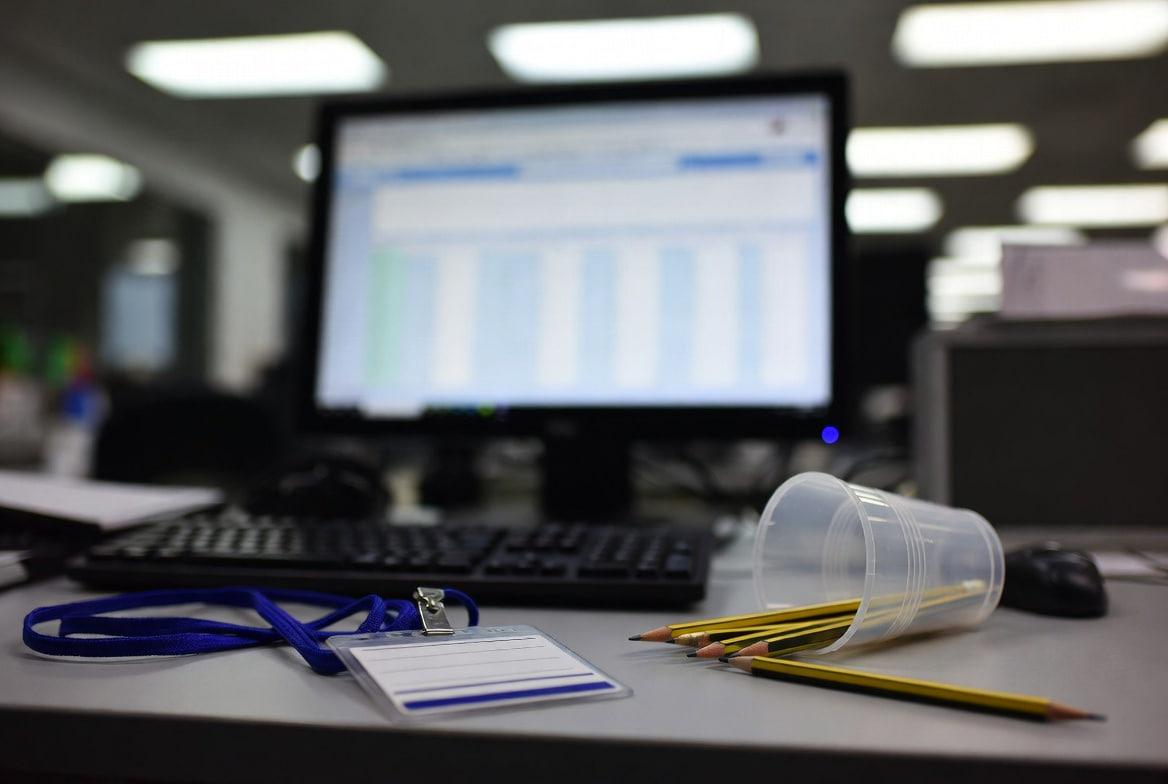 Нейросети вместо начальников: как алгоритмы увольняют сотрудников и блокируют резюме