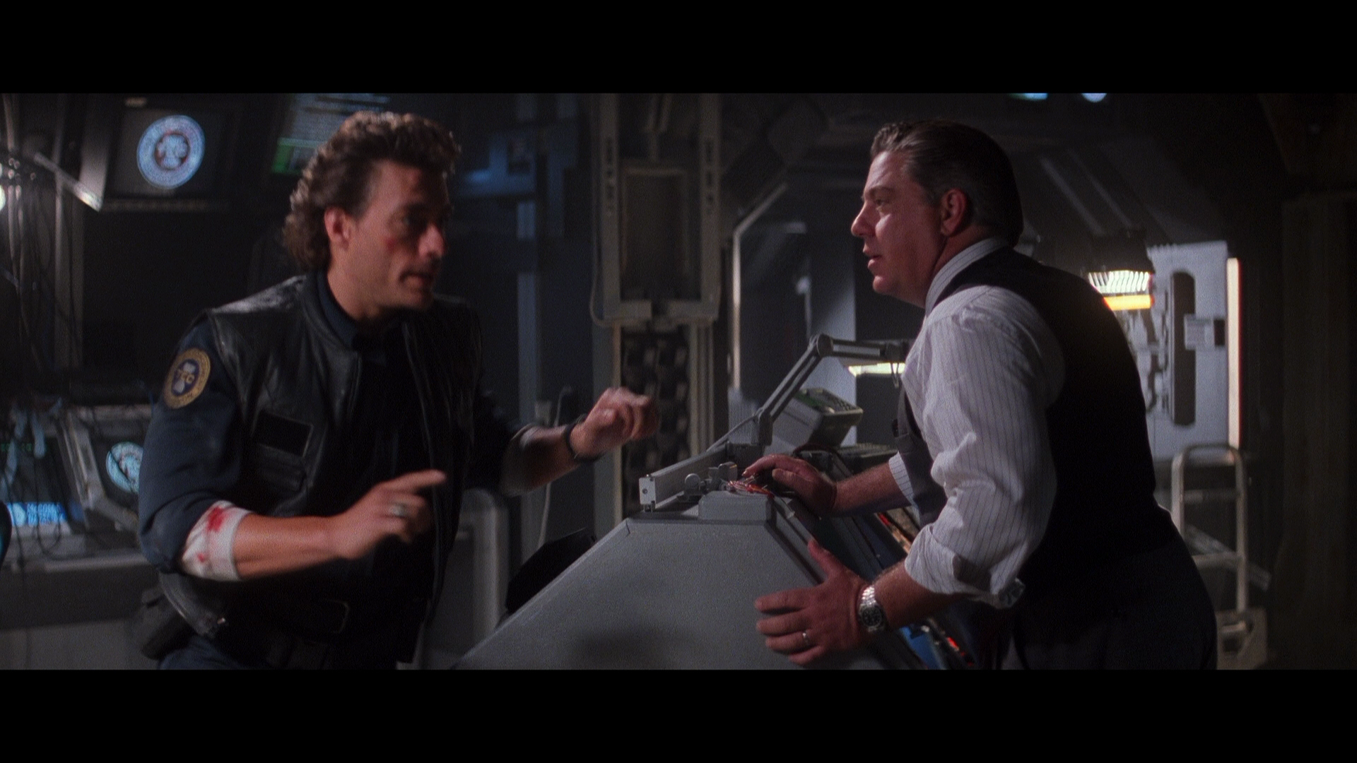 Timecop.1994.Shout.Factory.BDRemux.1080p.mkv_20260419_163823.571.png