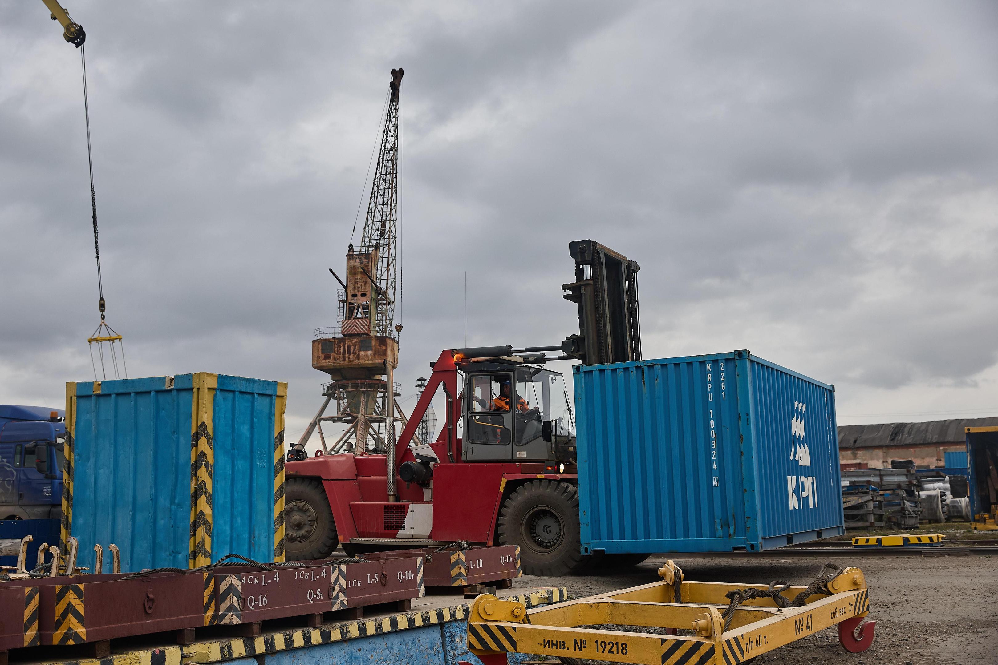 Путин утвердил эксперимент с отсрочкой НДС для импортеров до 2027 года