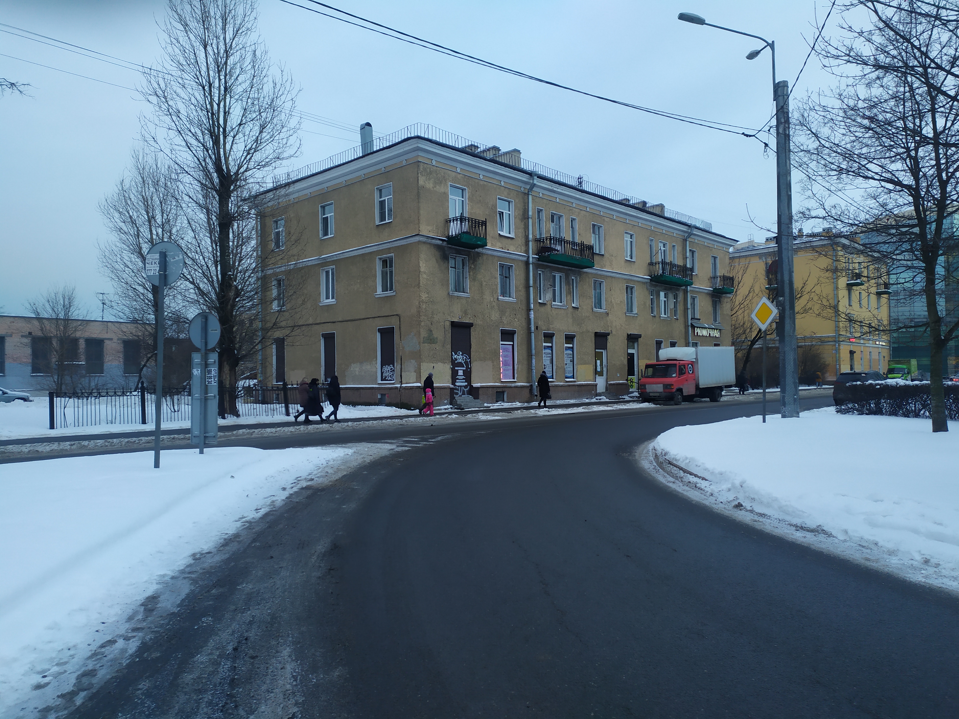 Волковский 28.JPG