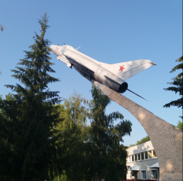 Реконструкция памятников в Перми: обновление МиГ-21 и мемориала «Тыл — фронту»