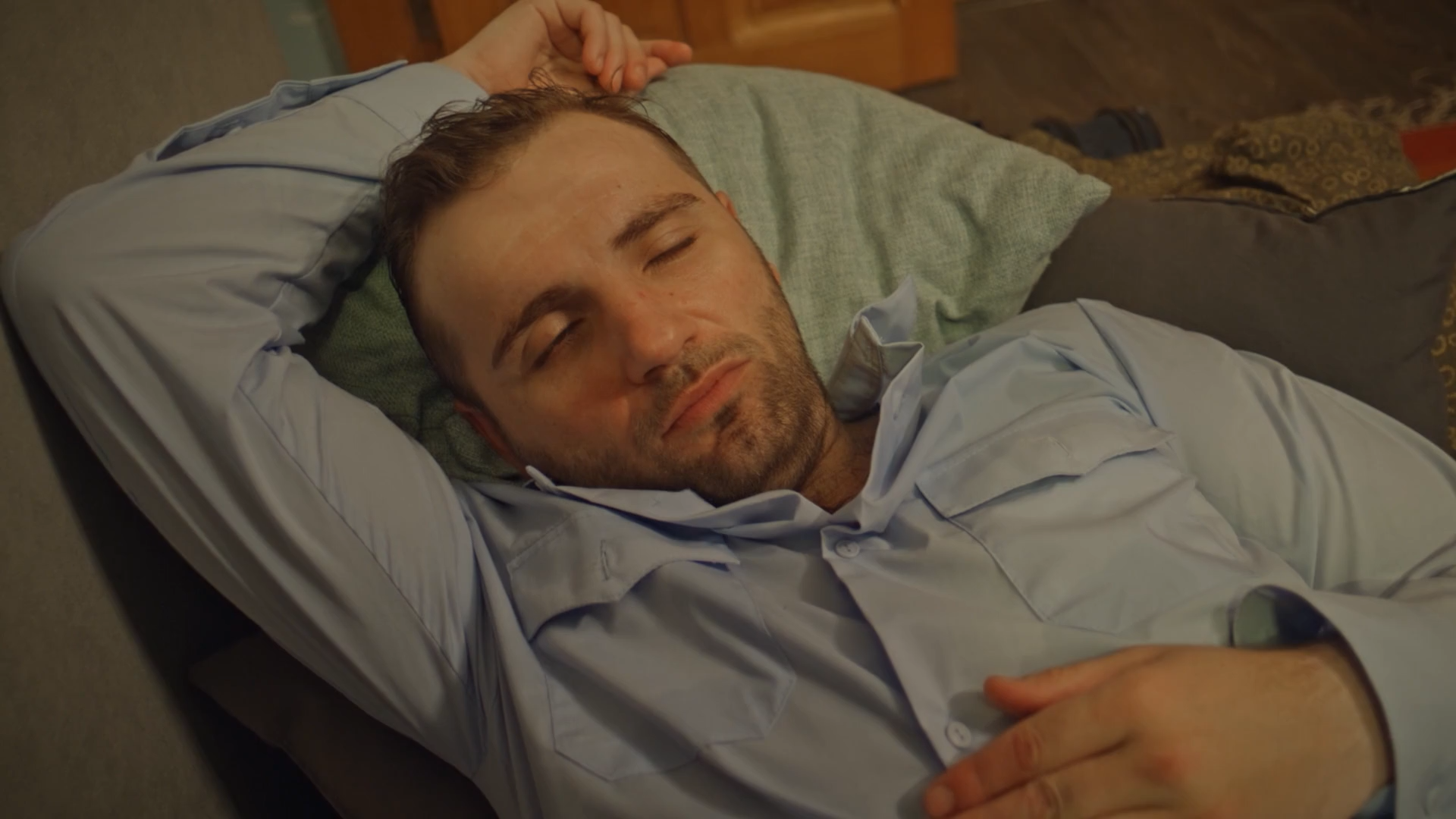 Psy.i.volki.S01.E01.2026.WEB-DL.1080p.ExKinoRay.mkv_snapshot_24.10.png
