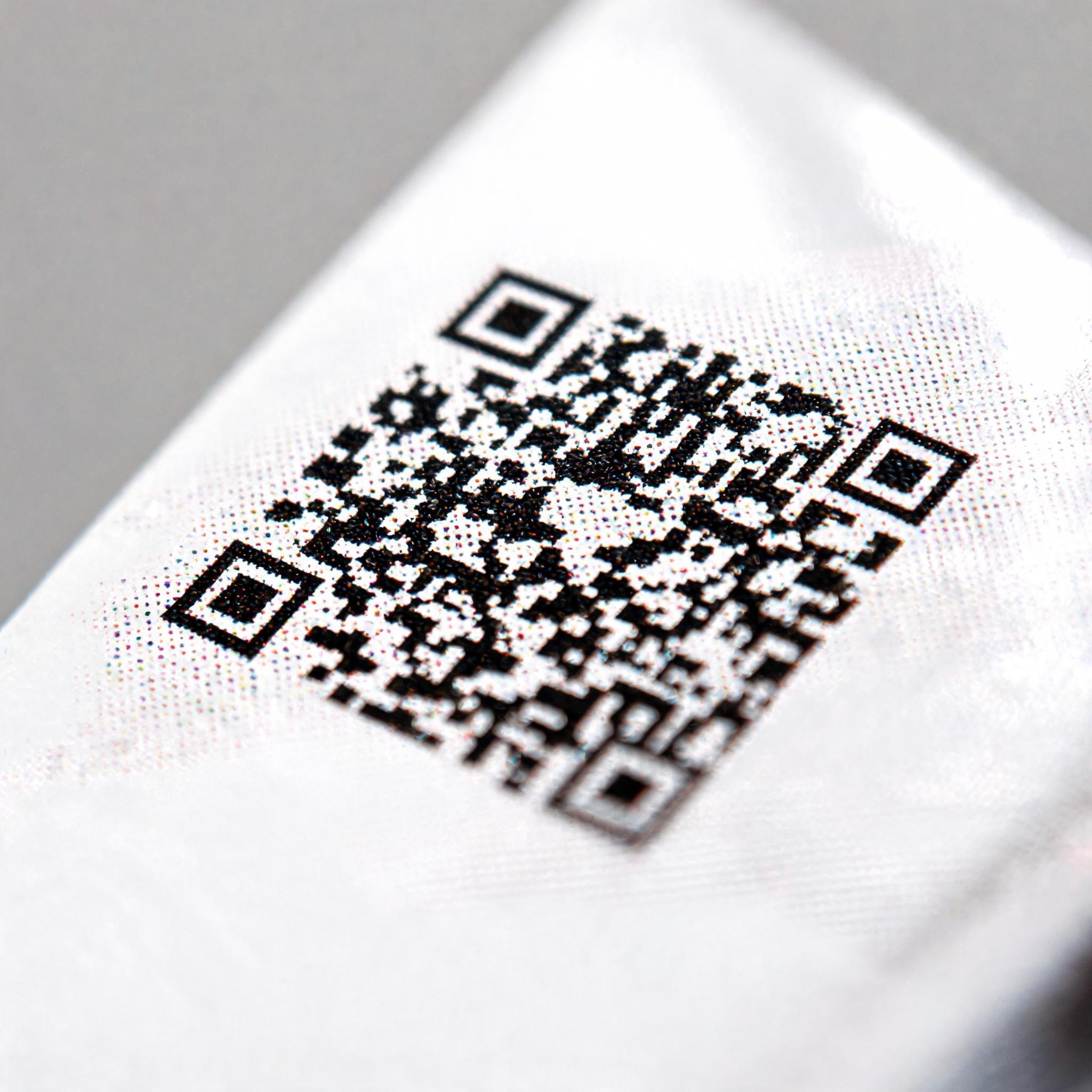 QR-код на листовке для связи печатных материалов с digital-аналитикой