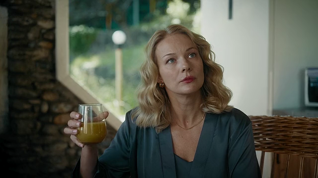 Lyubov'.I.CHashka.CHaya.s01e01.2026.WEB-DLRip-AVC.KPK.GF[(017707)16-20-21].PNG