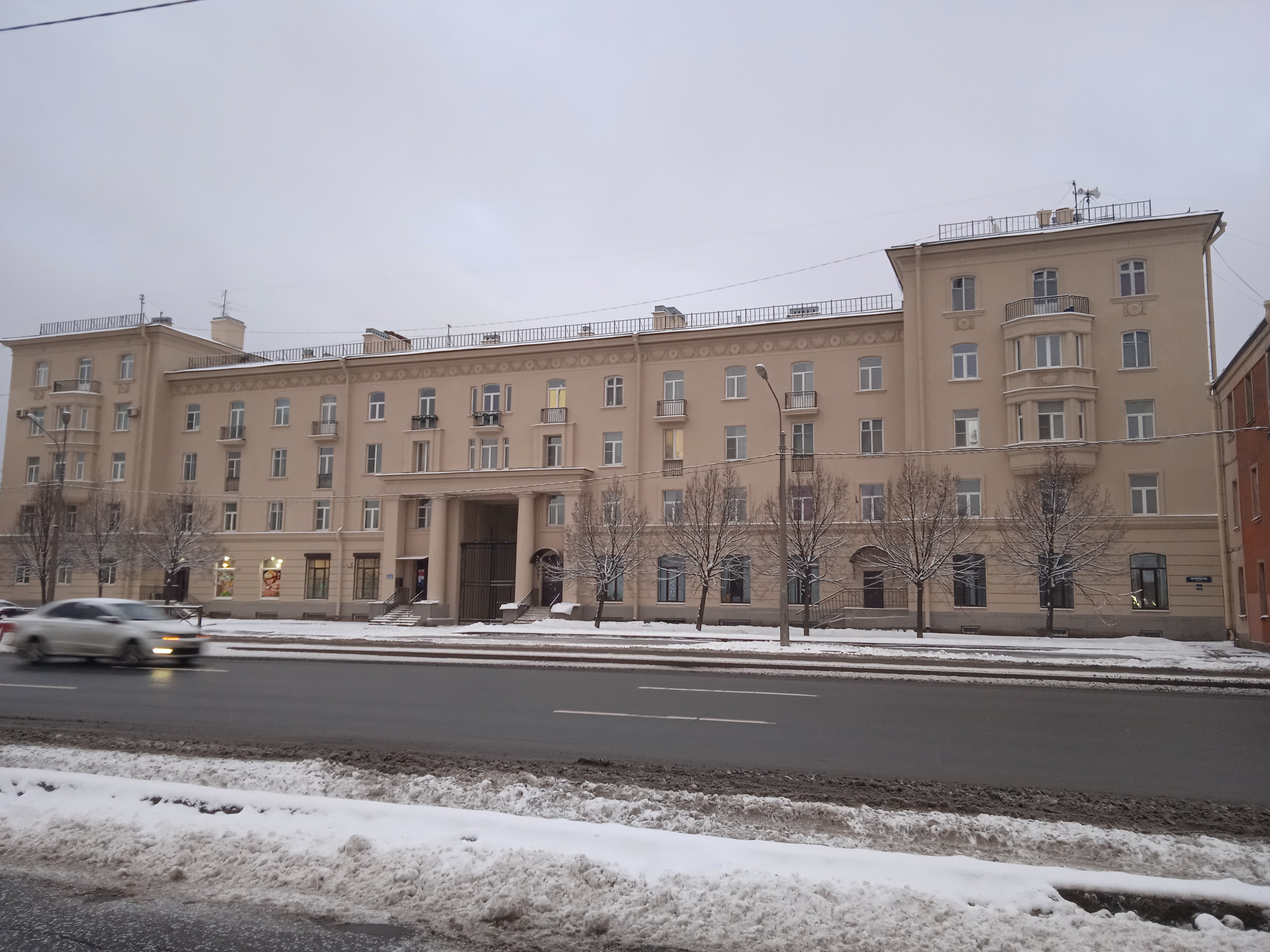 Октябрьская наб. 24к1_2.JPG