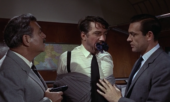 Iz.Rossii.S.Lyubovyu.1963.HDRip-AVC.ExKinoRay.mkv_snapshot_01.11.37.286.png