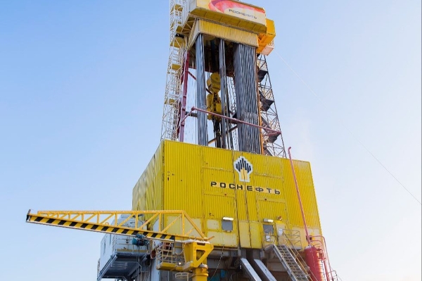 ЕС рассматривает временную отмену ограничения цены на российскую нефть