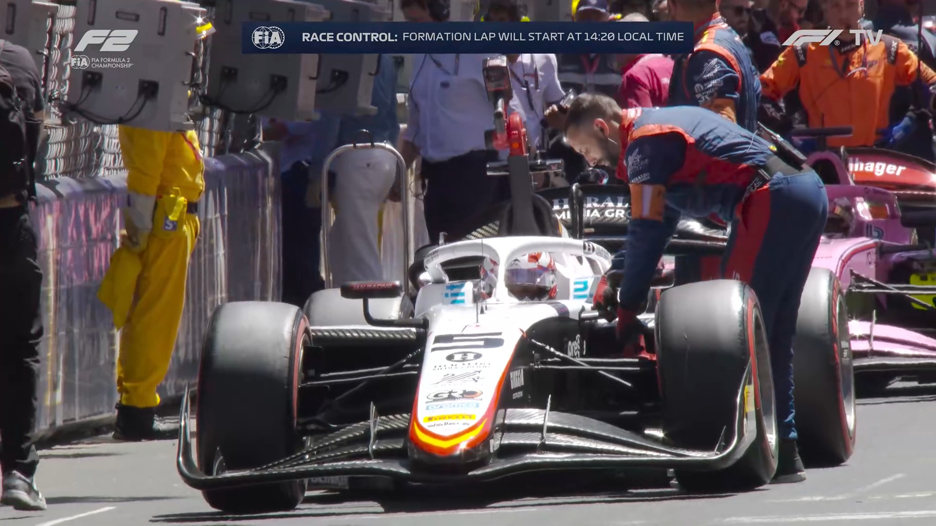 cap_01.Formula2.R04.Monaco.Race.One.F1TV.1080P.rus_00_06_54_04.jpg