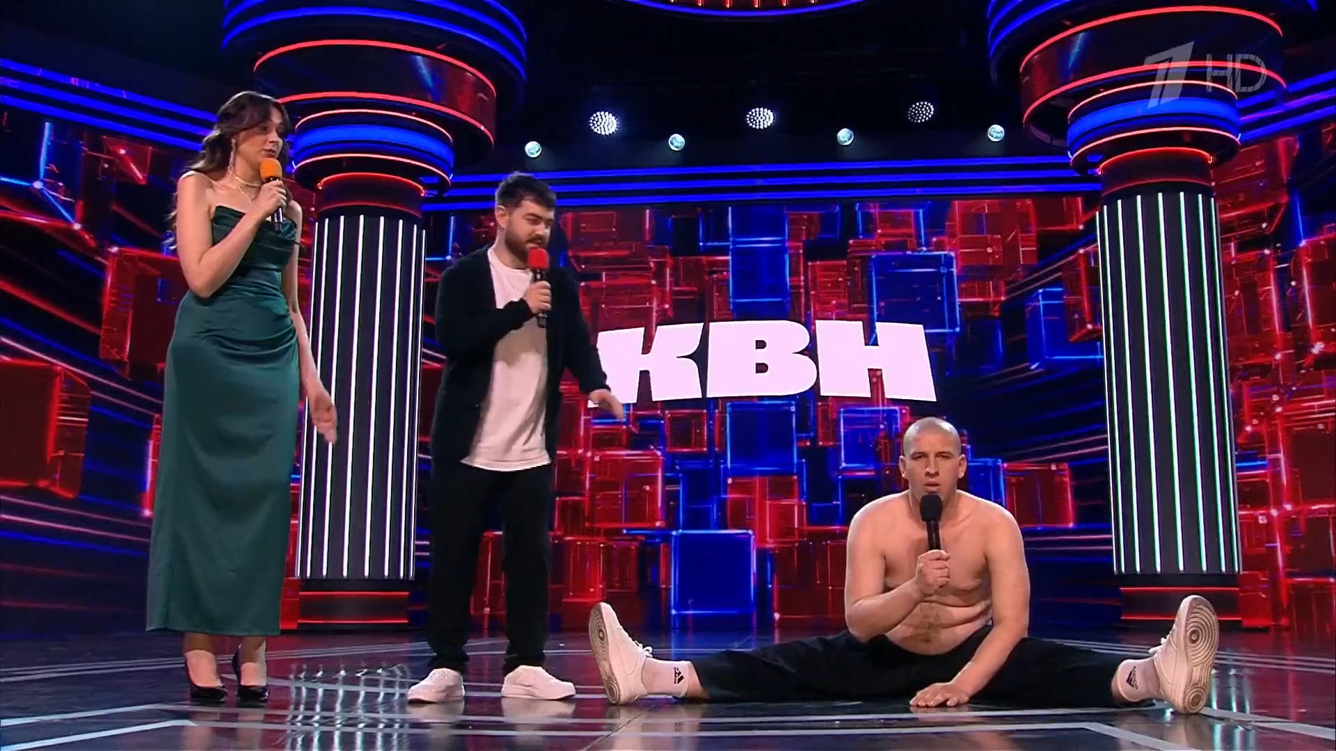 КВН-2026. 1_4 финала, четвёртая игра , эфир 13.06.2026 (1080p).mkv_snapshot_00.09.52.270.png