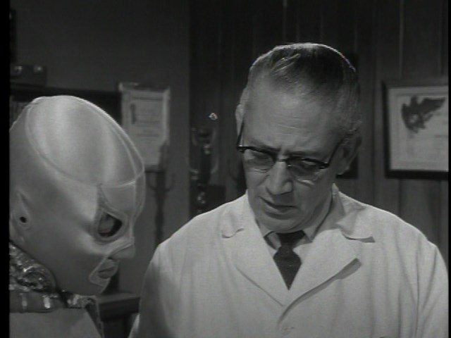 Santo el Enmascarado de Plata vs La invasi?n de los marcianos (1967).DVDRemux.CT-rus.cinemaniacs.mkv_snapshot_00.27.48.384.jpg
