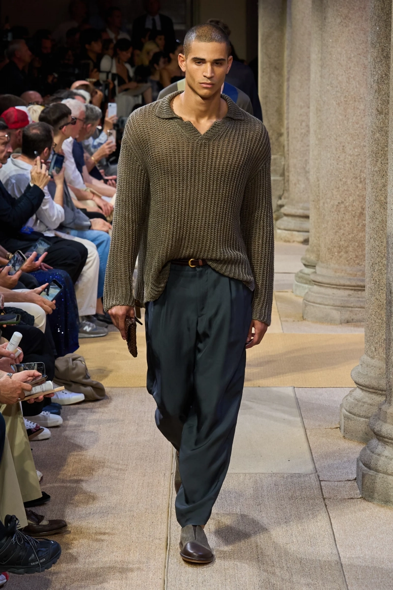 00064-giorgio-armani-spring-2027-menswear-credit-gorunway.webp