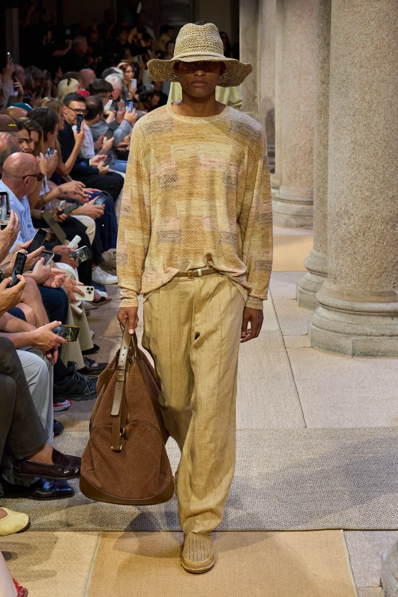 00023-giorgio-armani-spring-2027-menswear-credit-gorunway.webp