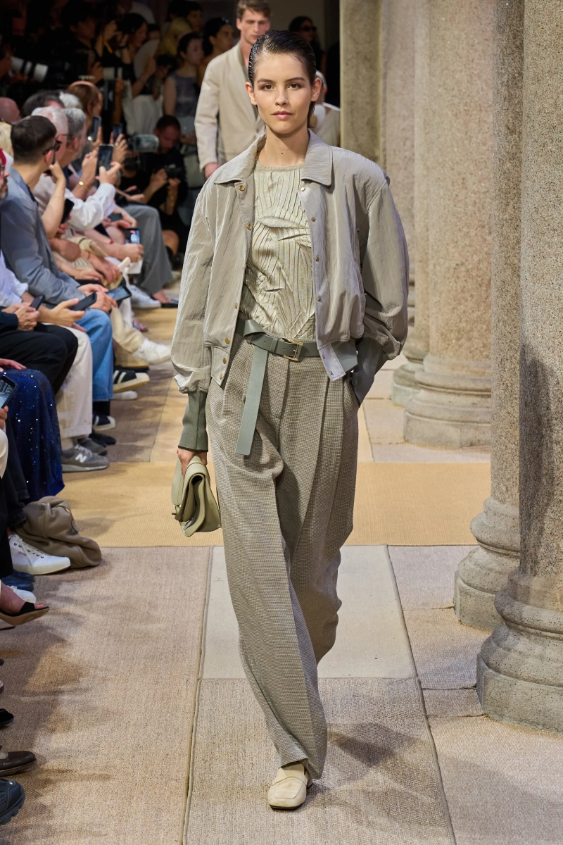 00007-giorgio-armani-resort-2027-credit-gorunway.webp
