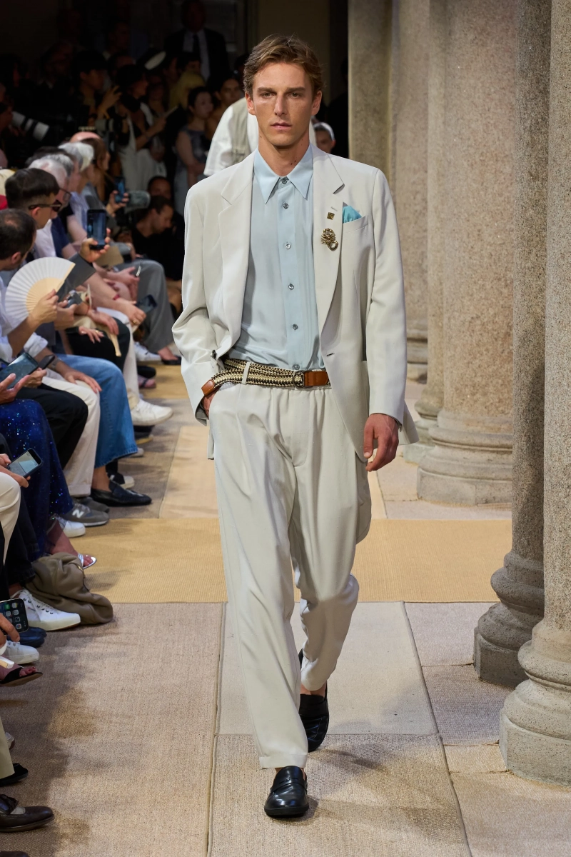 00135-giorgio-armani-spring-2027-menswear-credit-gorunway.webp