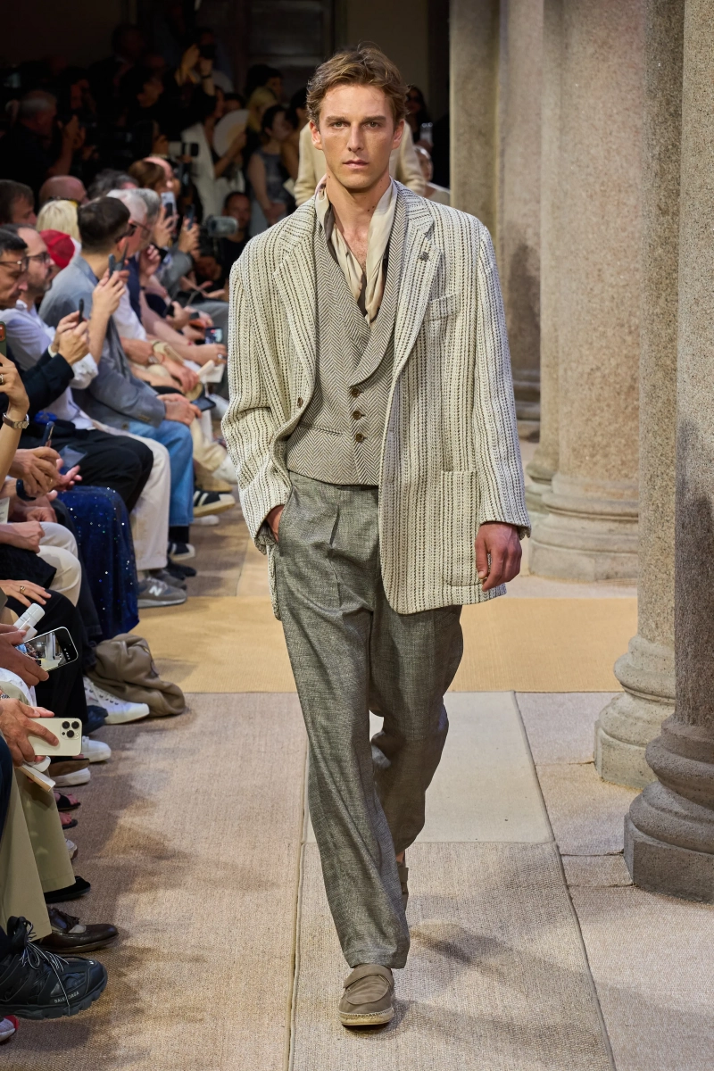 00038-giorgio-armani-spring-2027-menswear-credit-gorunway.webp
