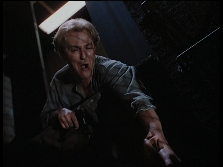 dvd_snapshot_00.53.06.040.png
