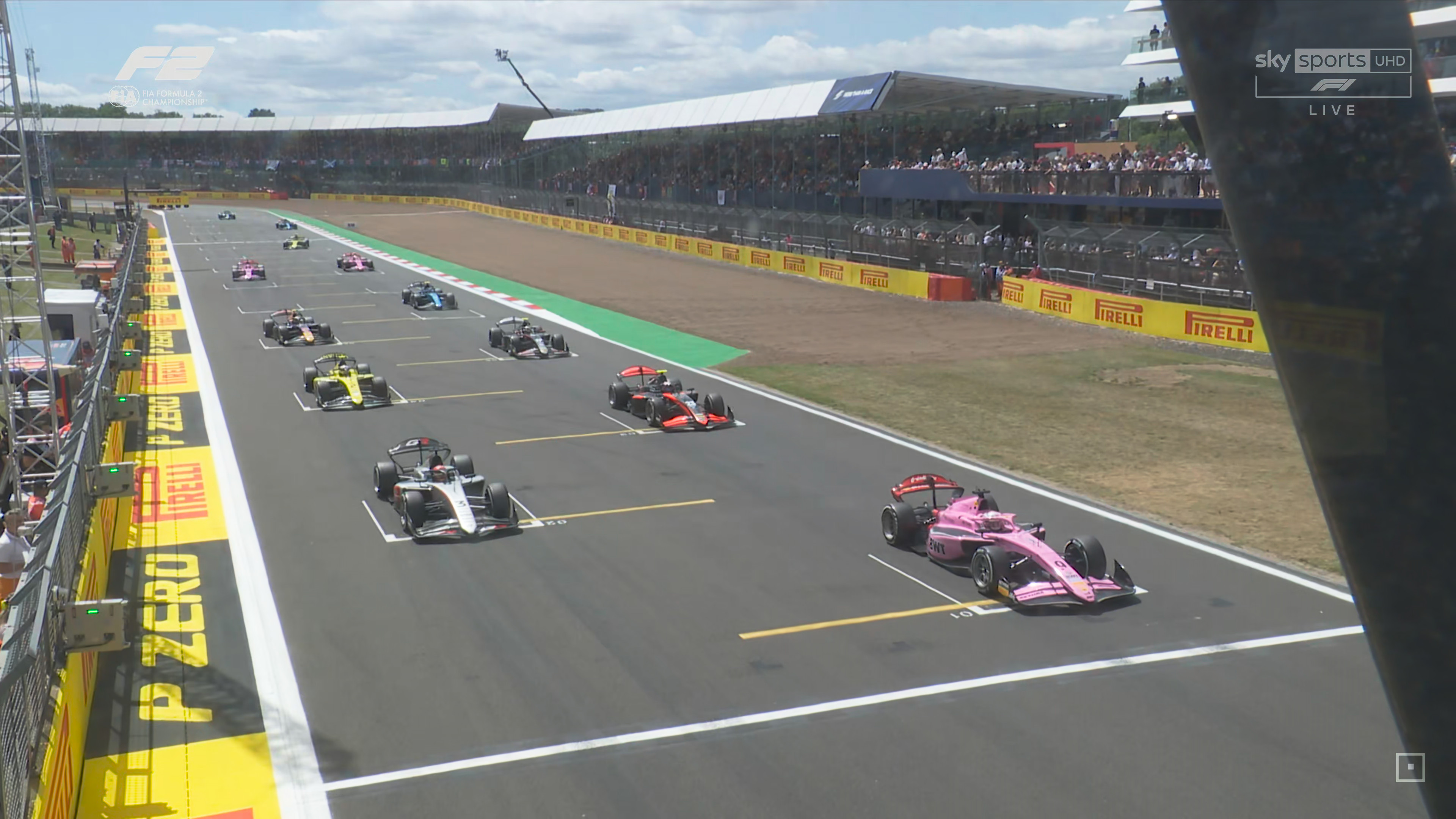 cap_01.Formula2.2026.R07.British.Race.One.Sky.Sports.F1.UHD.2160p.rus_00_07_53_08.jpg
