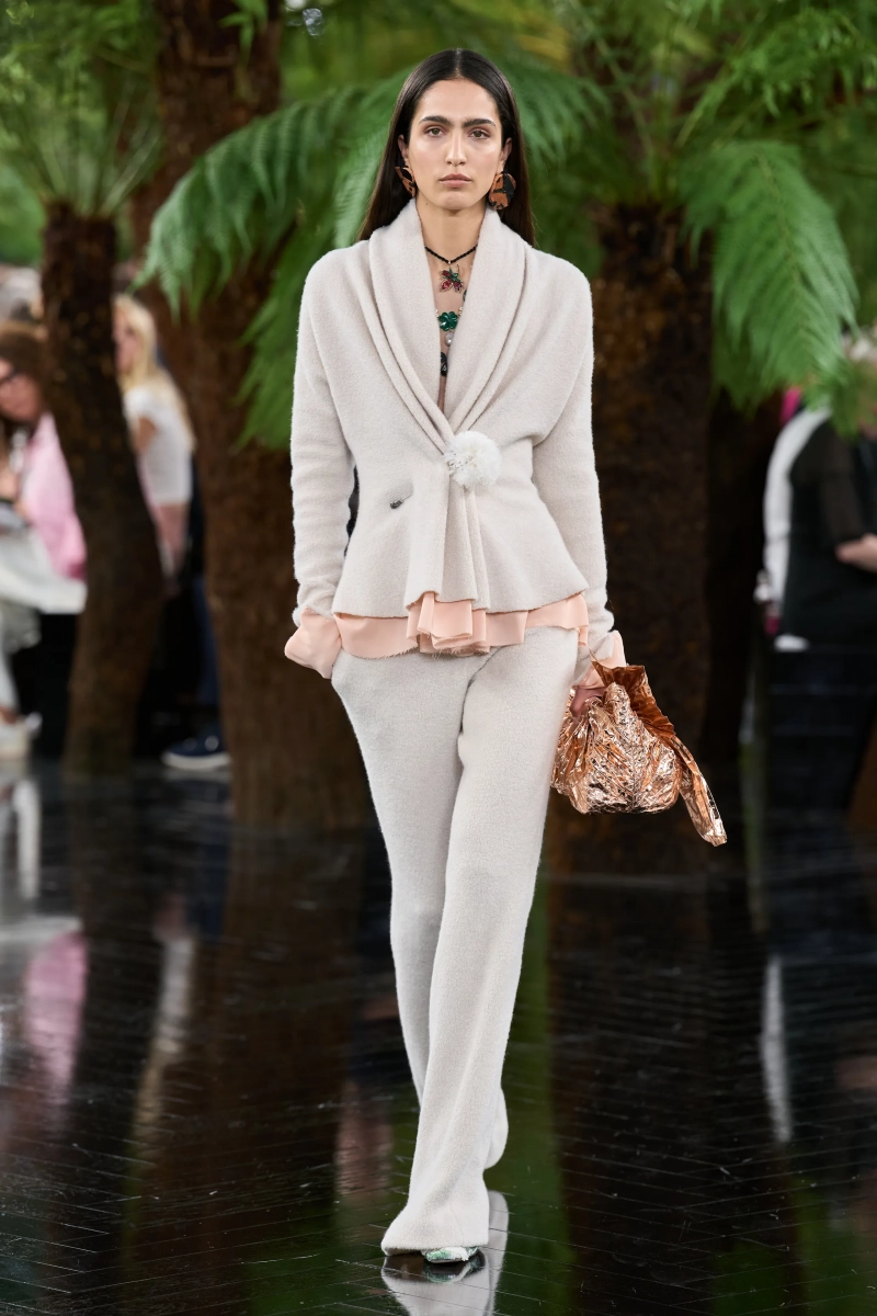00028-christian-dior-fall-2026-couture-credit-gorunway.webp