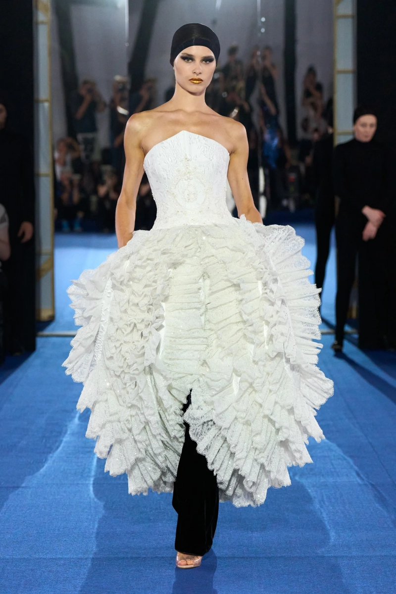 00030-alexis-mabille-fall-2026-couture-credit-gorunway.webp