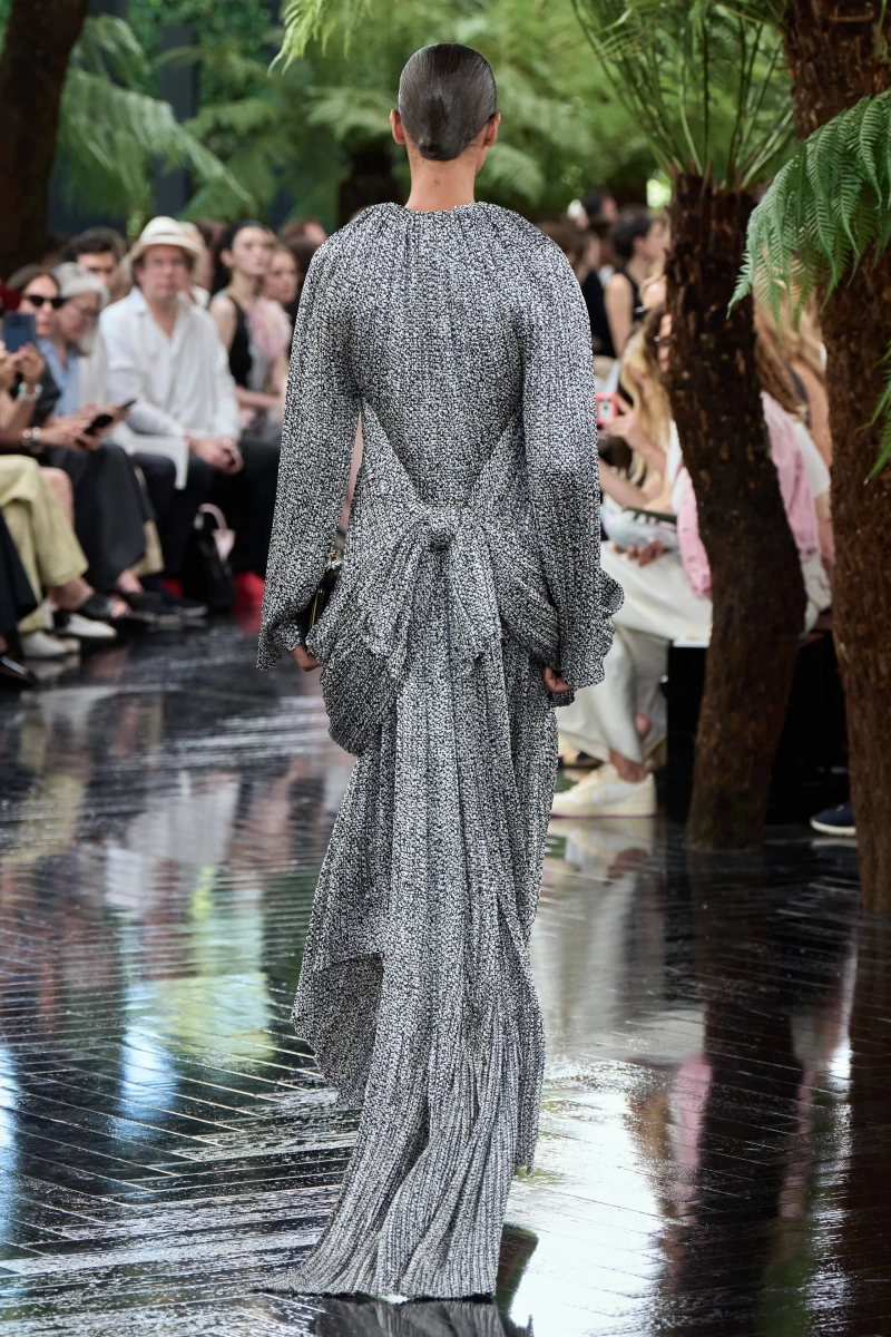 00033-christian-dior-fall-2026-couture-details-credit-gorunway.webp